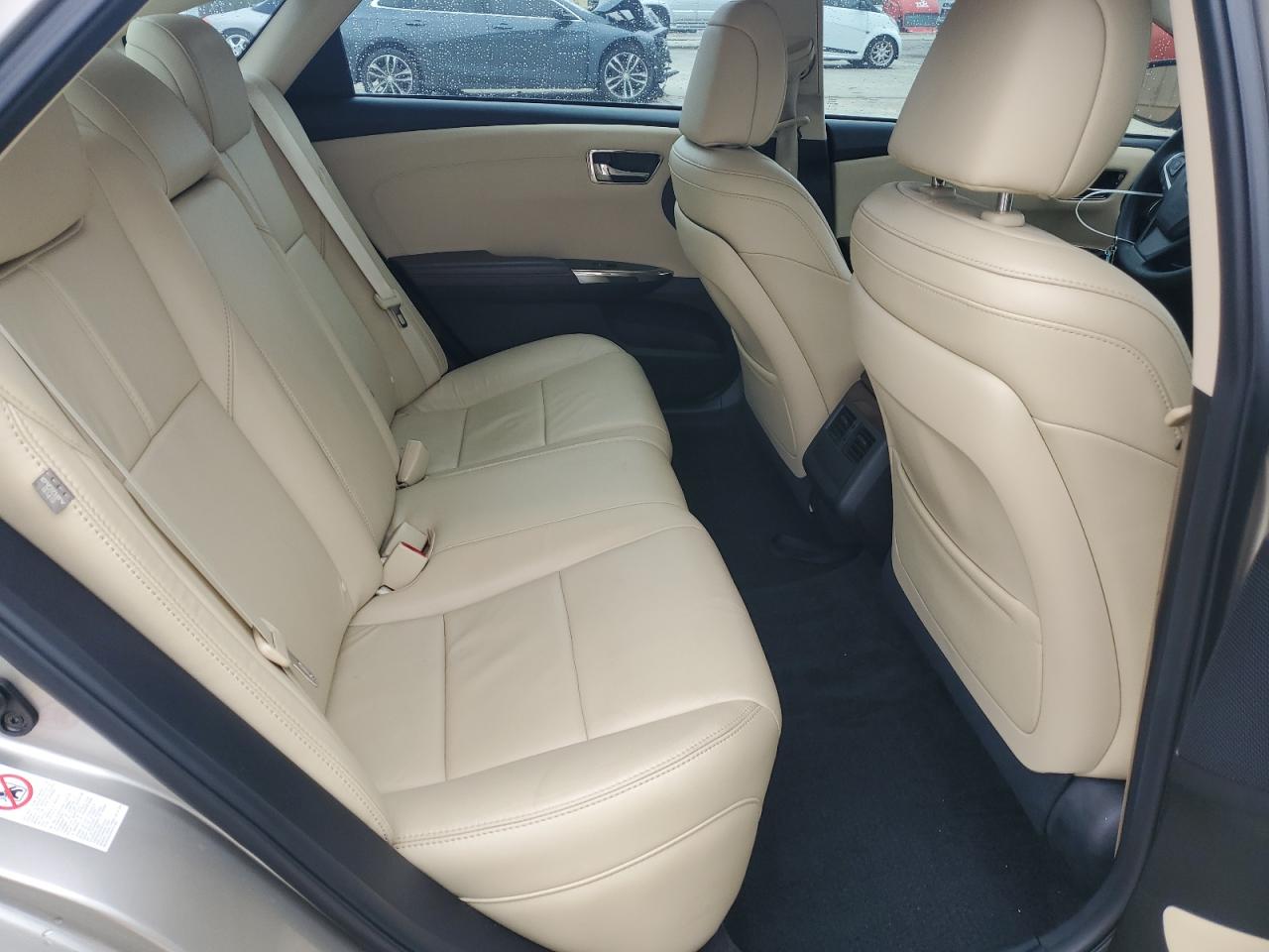 2015 Toyota Avalon - Image 10