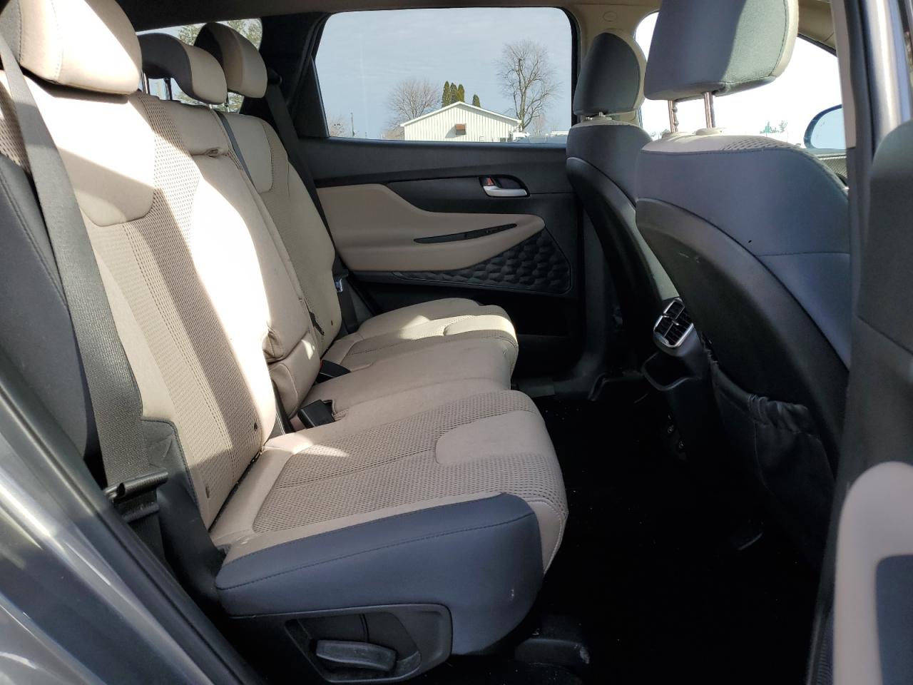 2020 Hyundai Santa Fe - Image 11