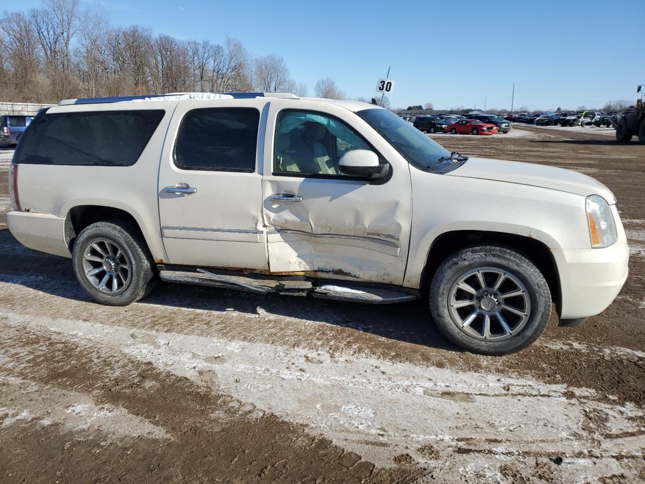 2013 GMC Yukon - Image 4