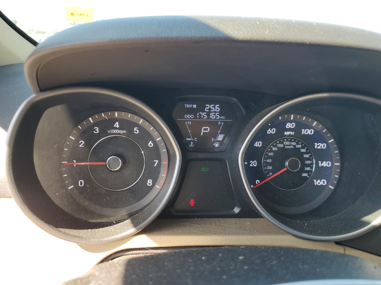 2013 Hyundai Elantra - Image 9