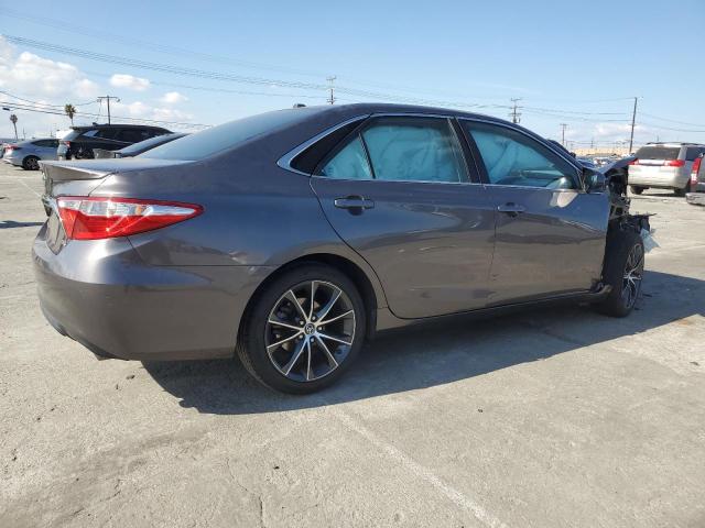 Sedans TOYOTA CAMRY 2015 Szary
