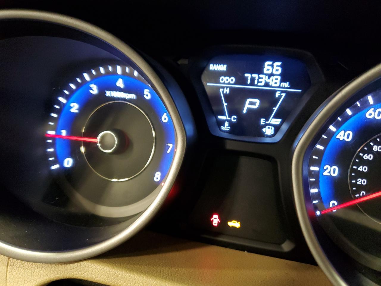 2012 Hyundai Elantra - Image 9