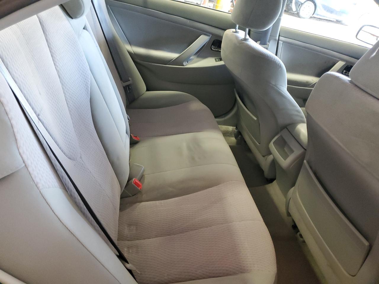2010 Toyota Camry - Image 10