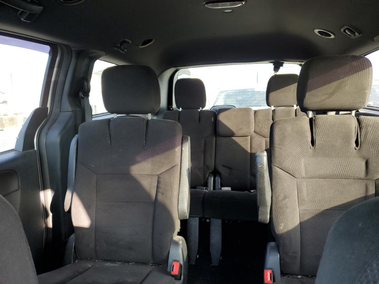 2015 Dodge Caravan - Image 10