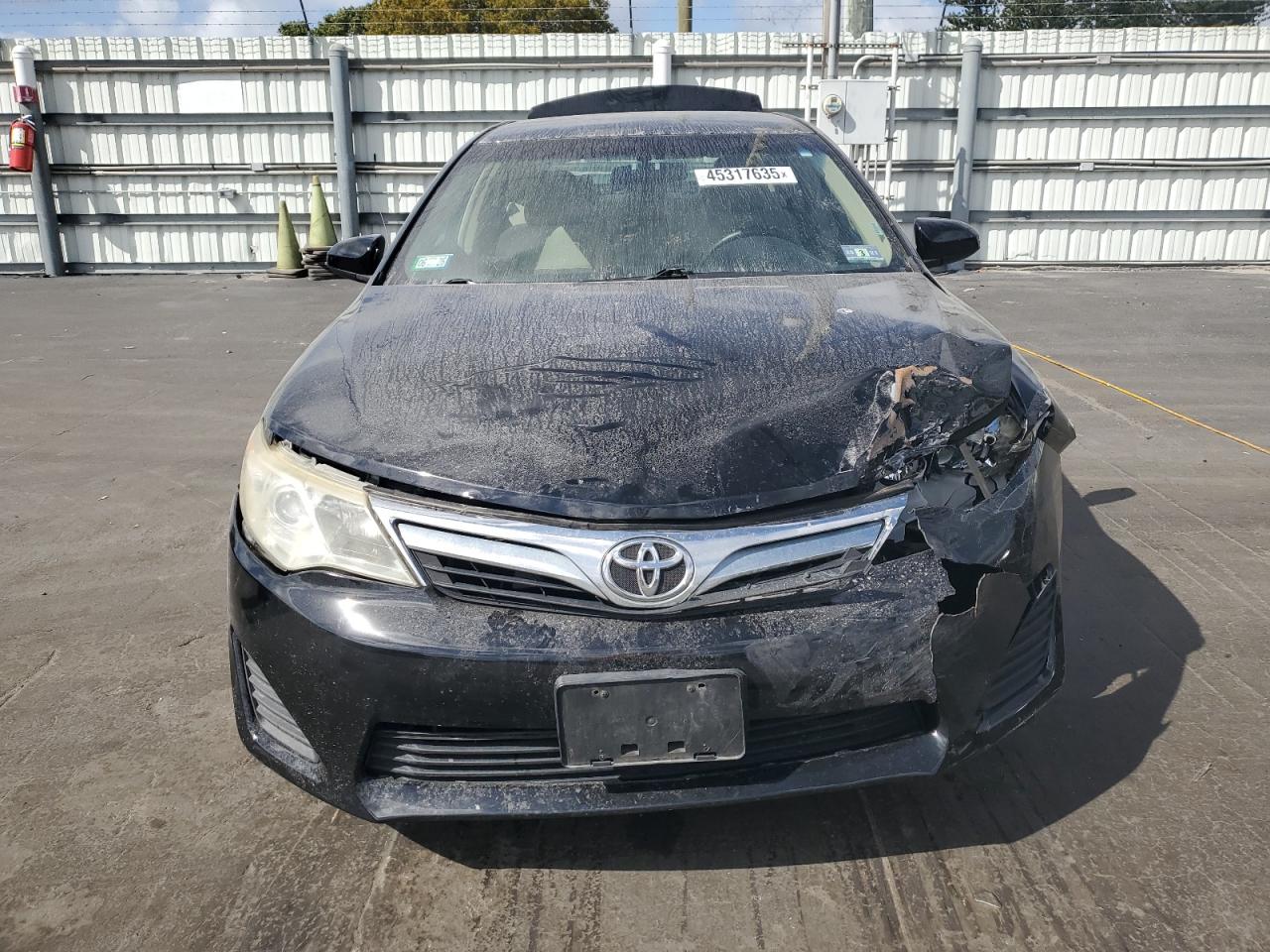 2012 Toyota Camry - Image 5