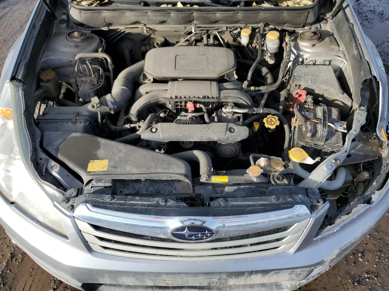 2010 Subaru Outback - Image 12