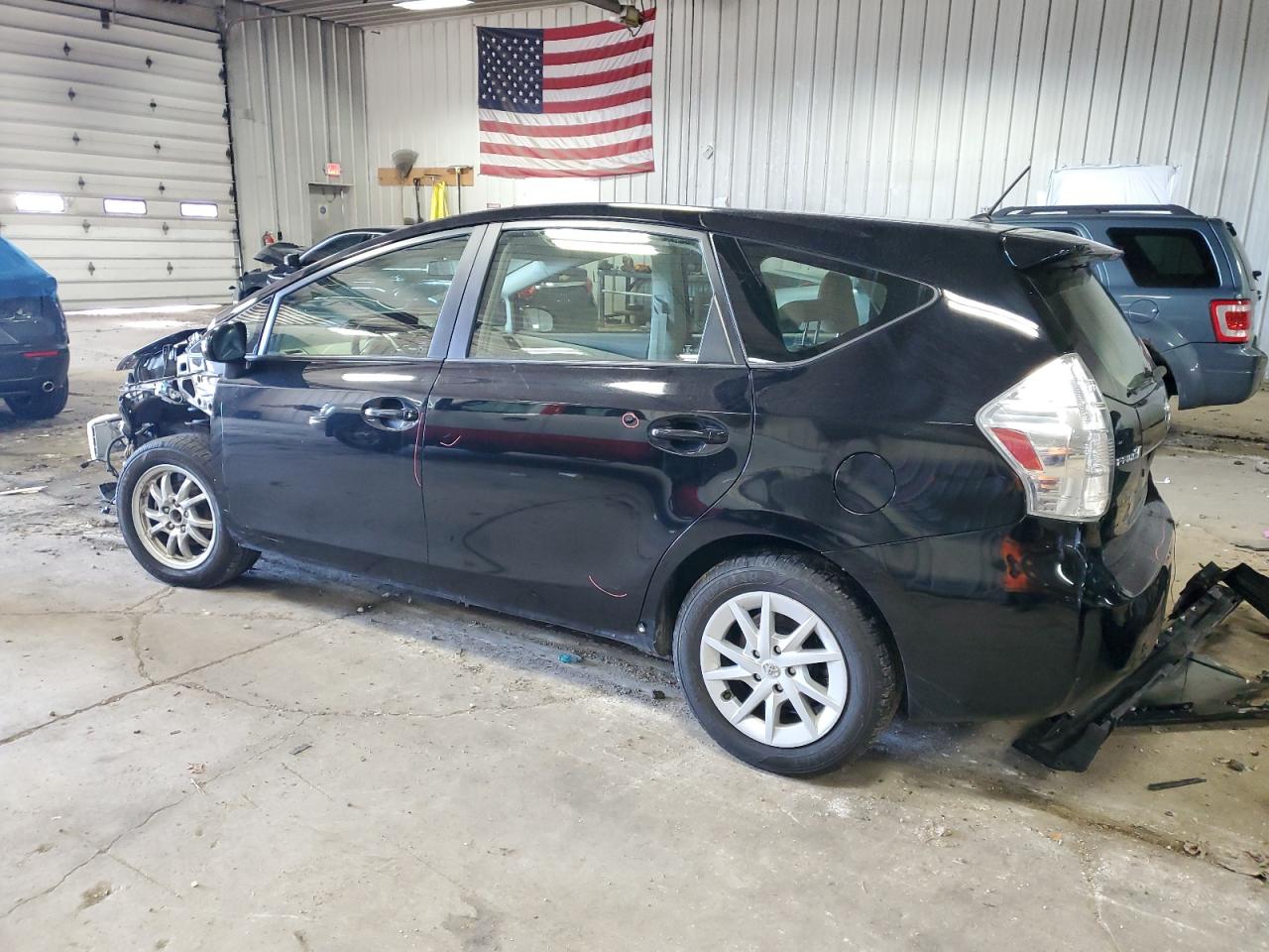 2014 Toyota Prius - Image 2