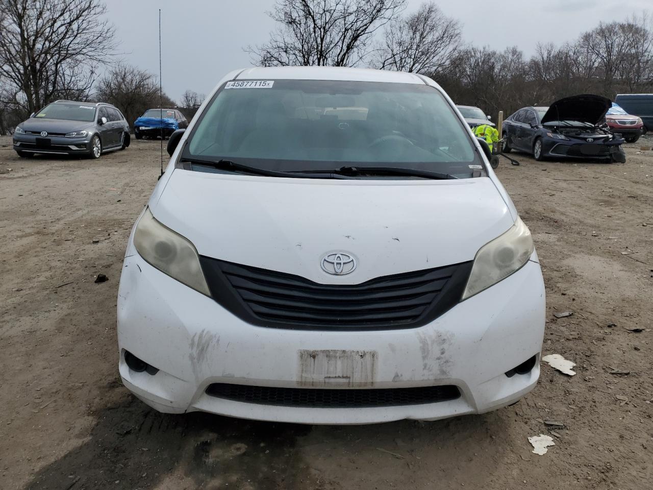 2014 Toyota Sienna - Image 5