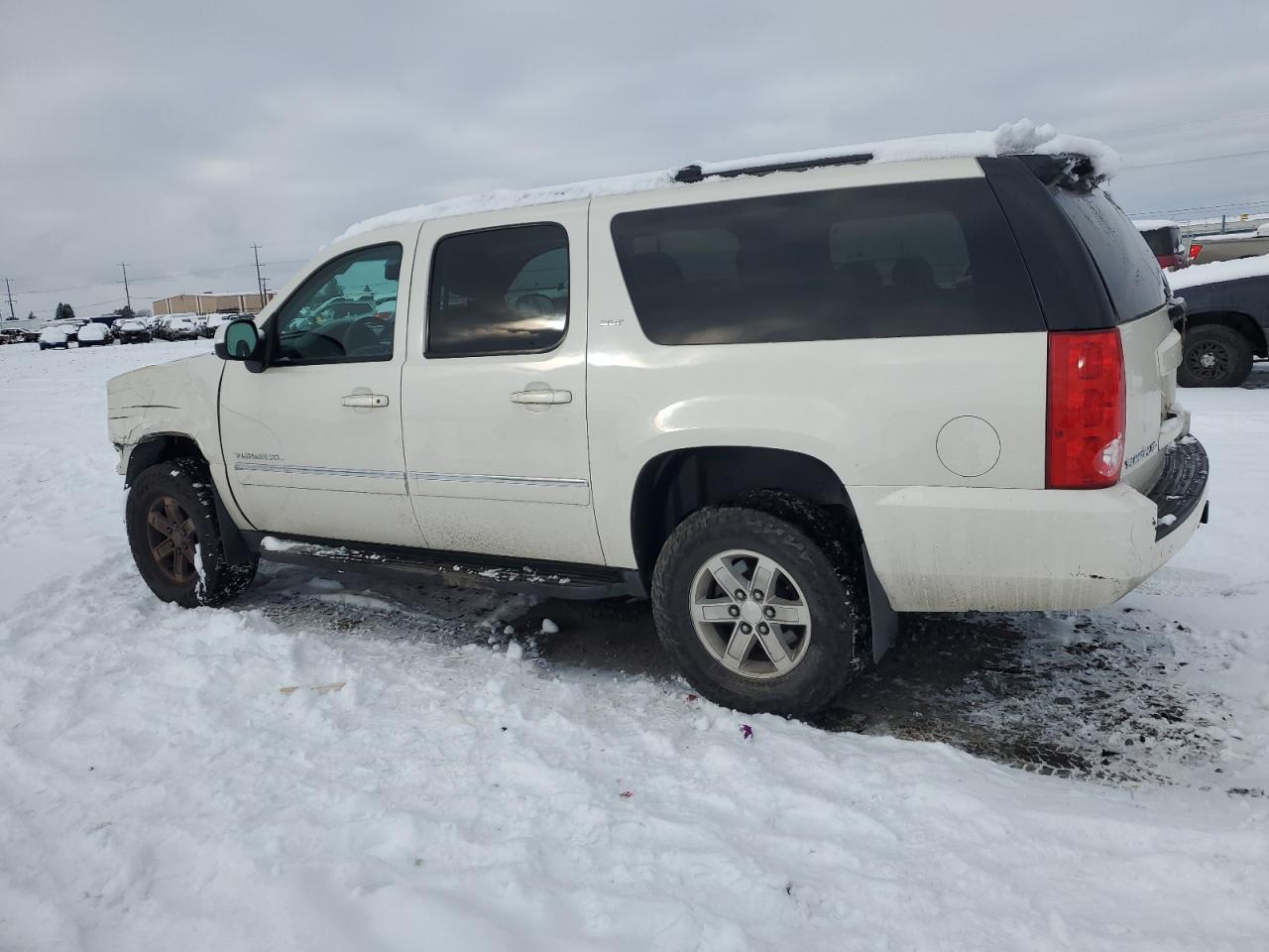 2014 GMC Yukon - Image 2