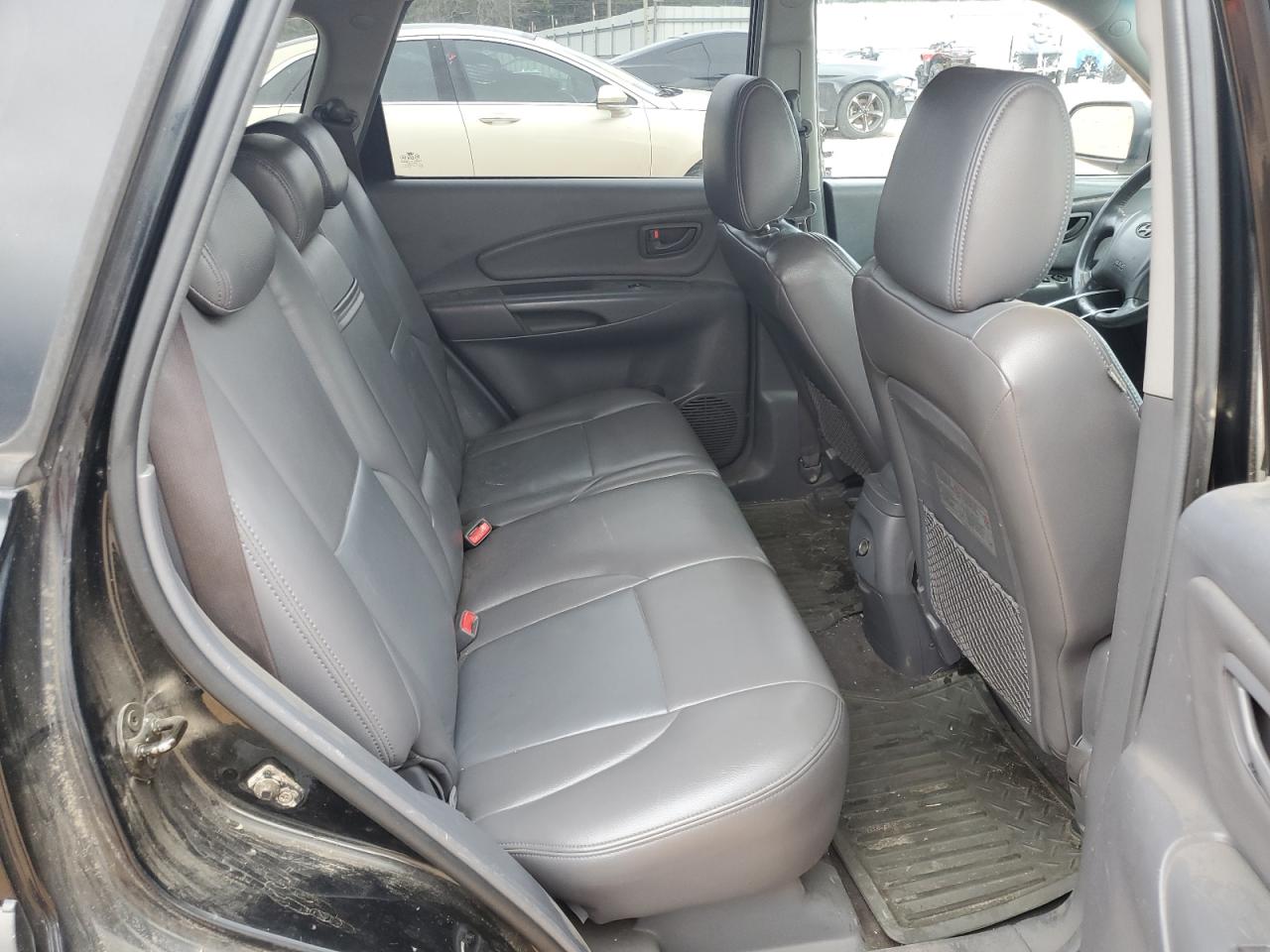 2005 Hyundai Tucson - Image 11
