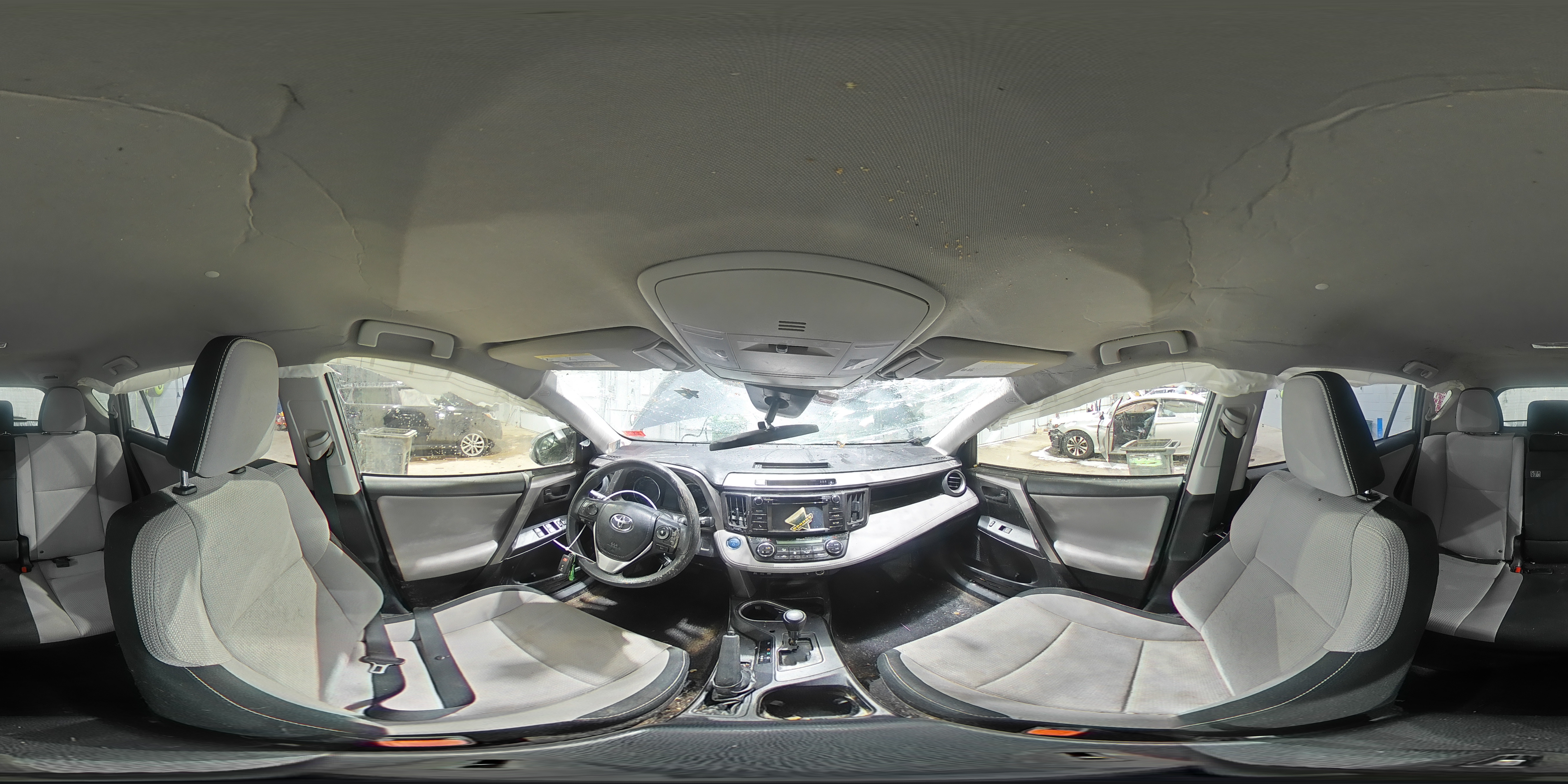 2018 Toyota RAV 4 - Image 15