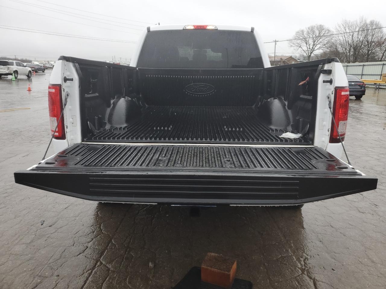 2015 Ford F-150 - Image 6