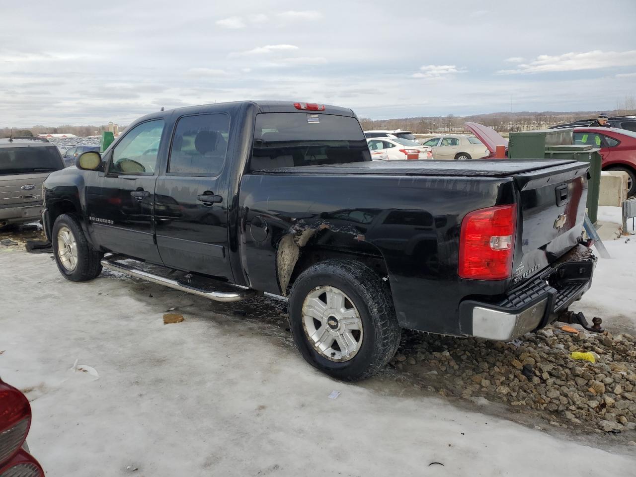 2007 Chevrolet Silverado - Image 2