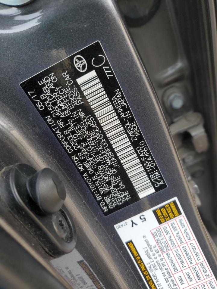 2017 Toyota Prius - Image 13