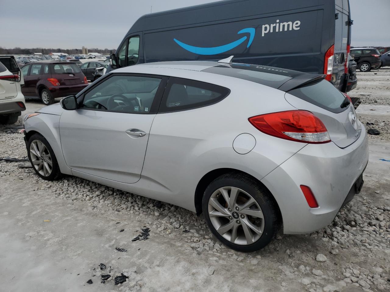 2017 Hyundai Veloster - Image 2