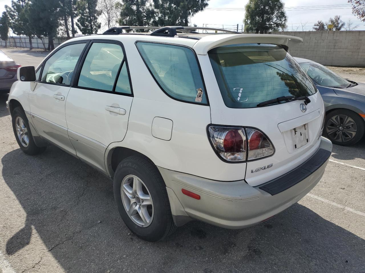 2001 Lexus RX - Image 2
