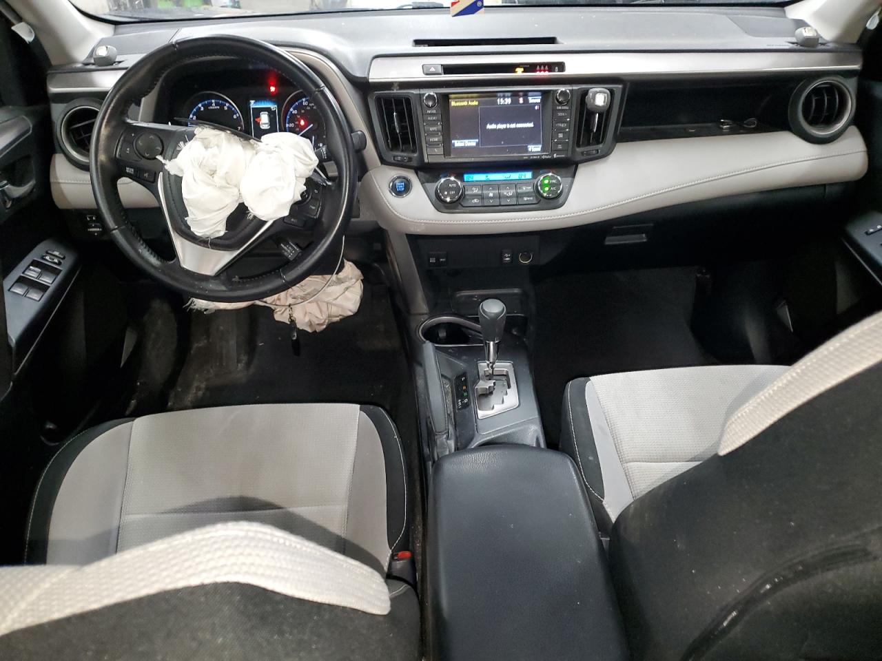 2017 Toyota RAV 4 - Image 8