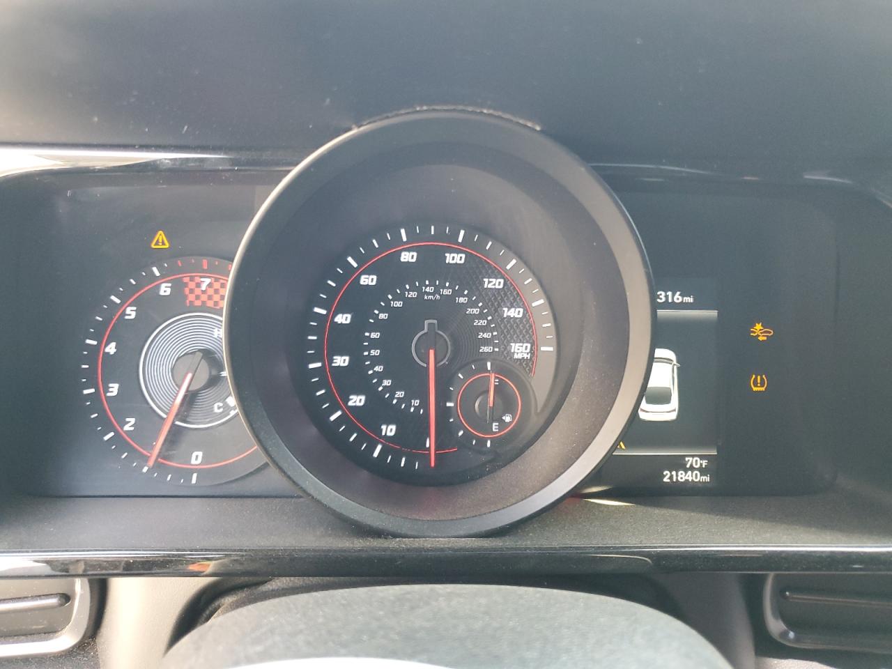 2021 Hyundai Elantra - Image 9
