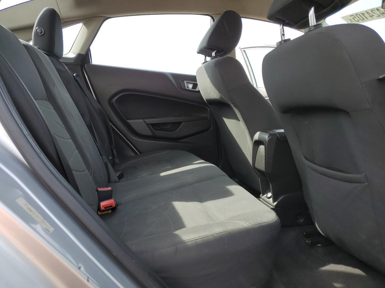 2014 Ford Fiesta - Image 10