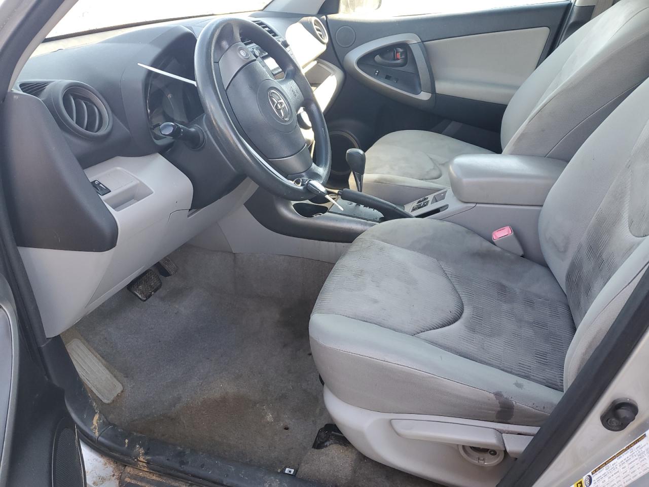 2010 Toyota RAV 4 - Image 7