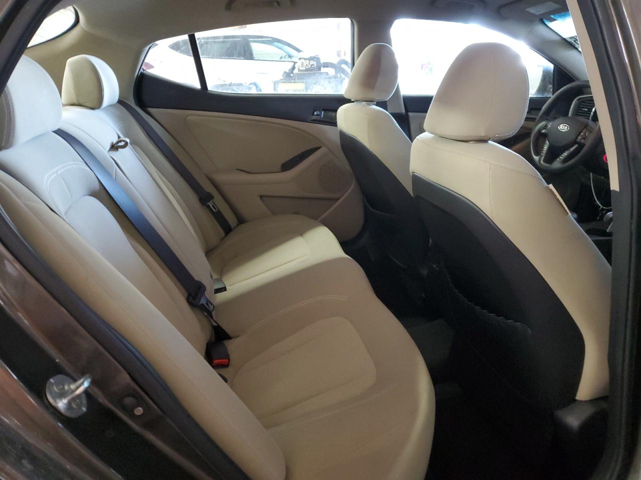 2011 Kia Optima - Image 10