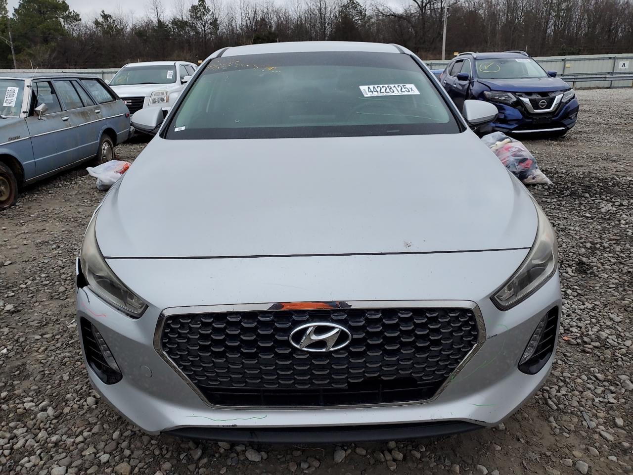 2018 Hyundai Elantra - Image 5