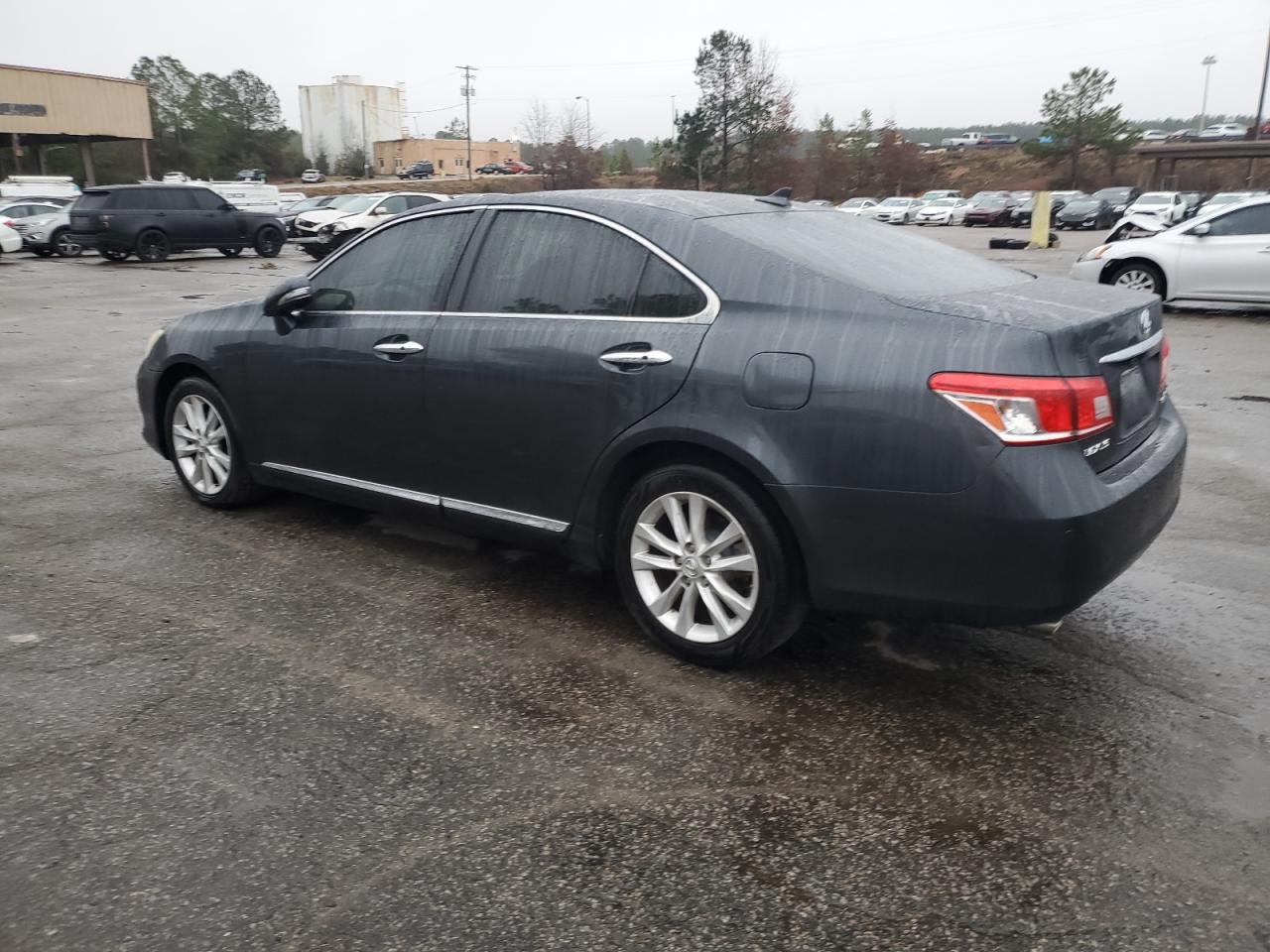 2010 Lexus ES - Image 2