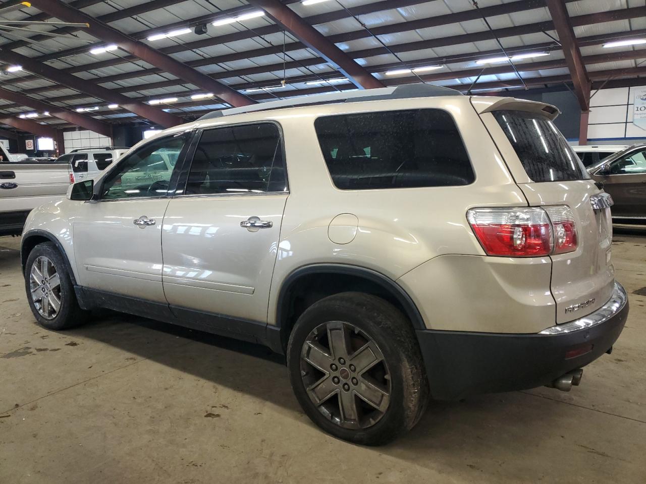 2010 GMC Acadia - Image 2