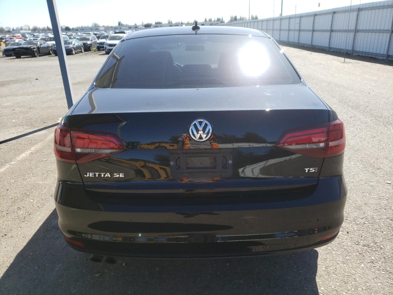 2017 Volkswagen Jetta - Image 6
