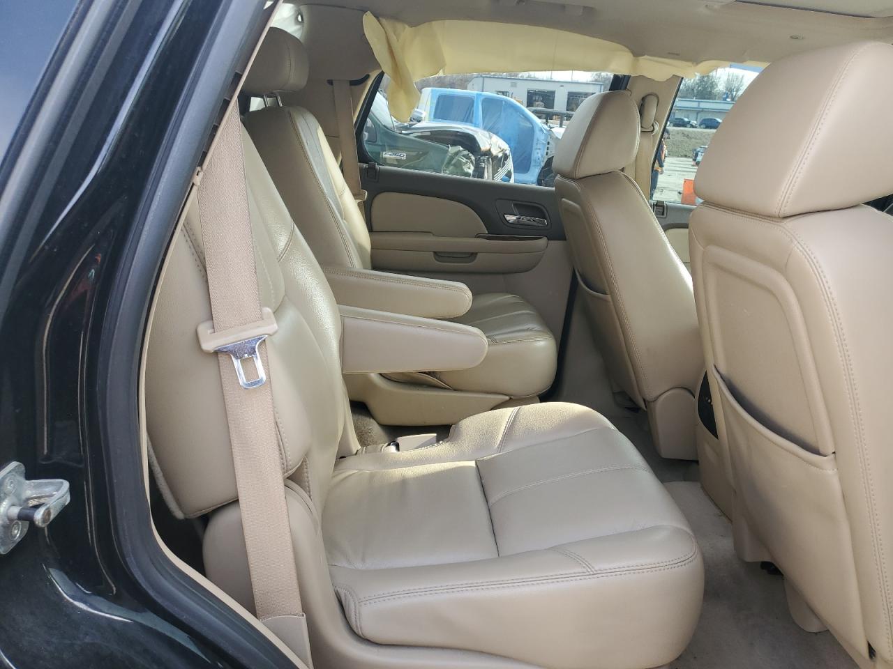 2007 GMC Yukon - Image 12