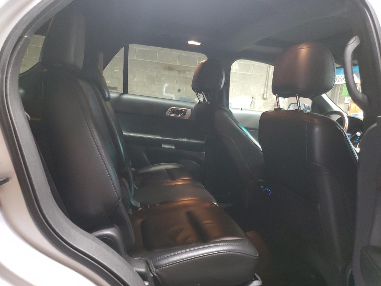2014 Ford Explorer - Image 11