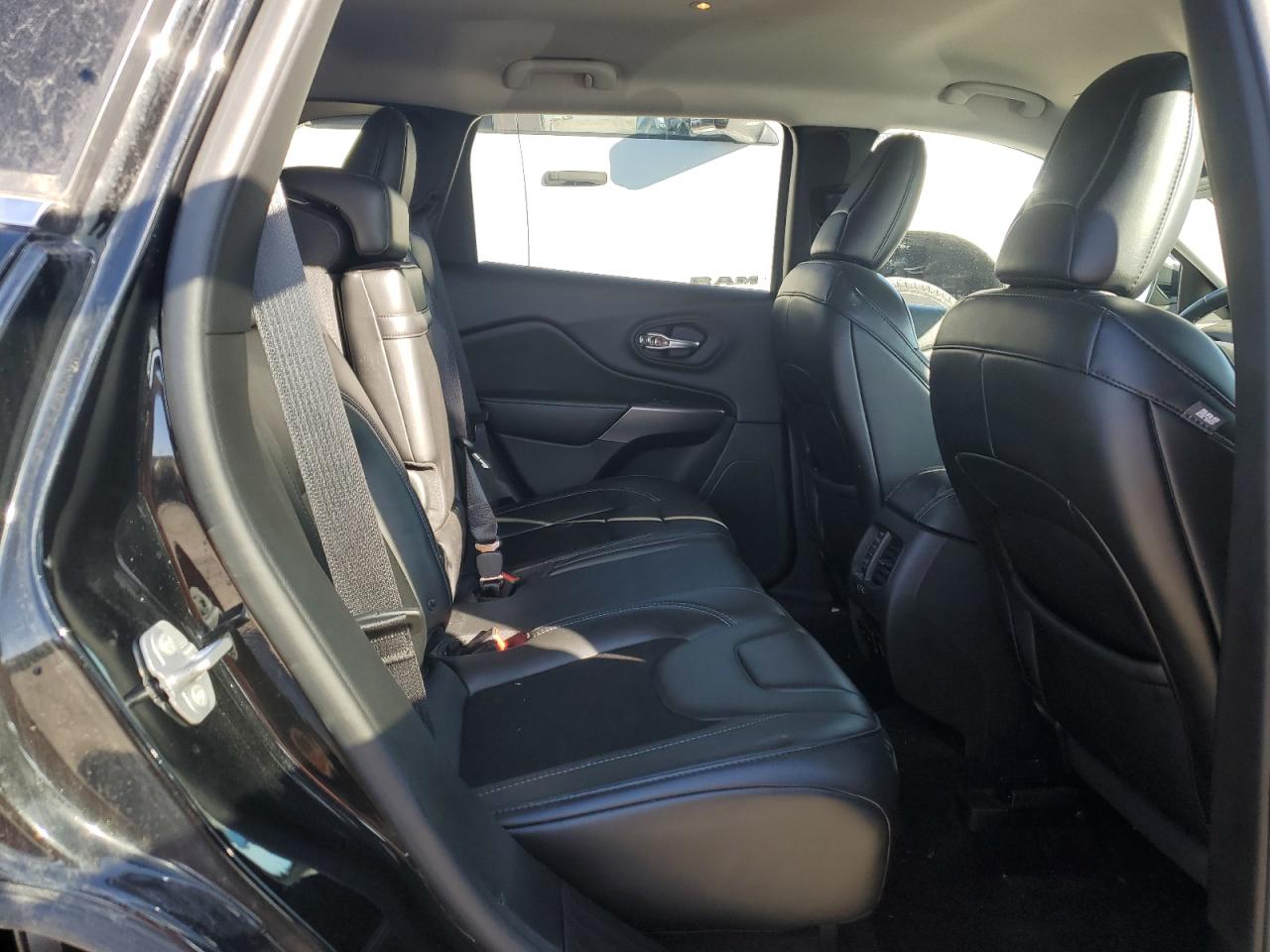 2019 Jeep Grand Cherokee - Image 10