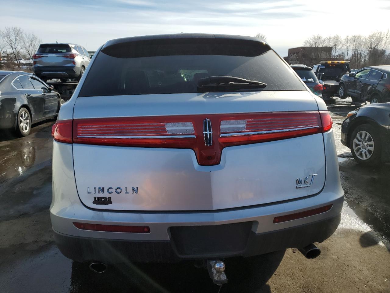 2010 Lincoln MKT - Image 6