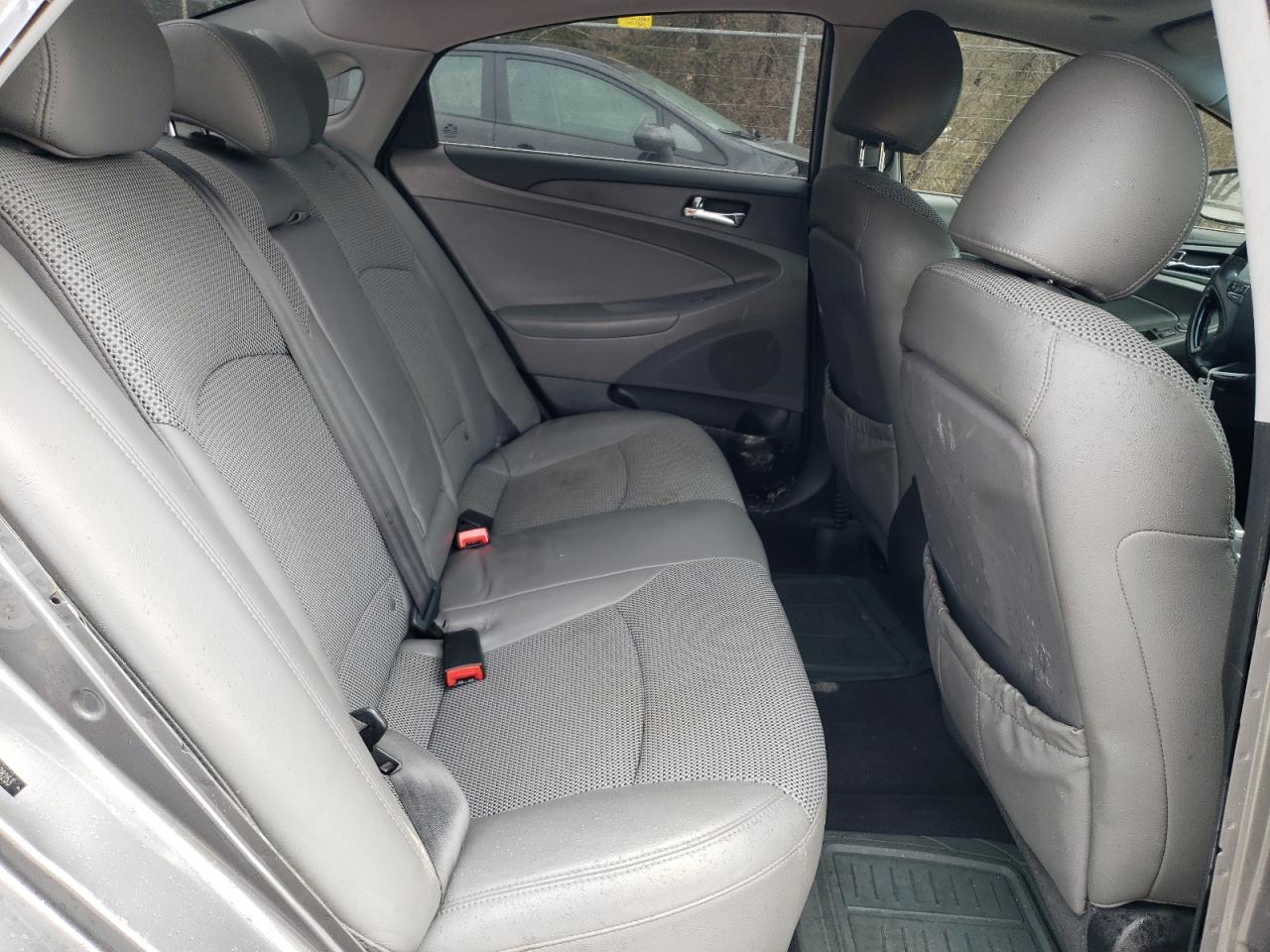 2011 Hyundai Sonata - Image 10