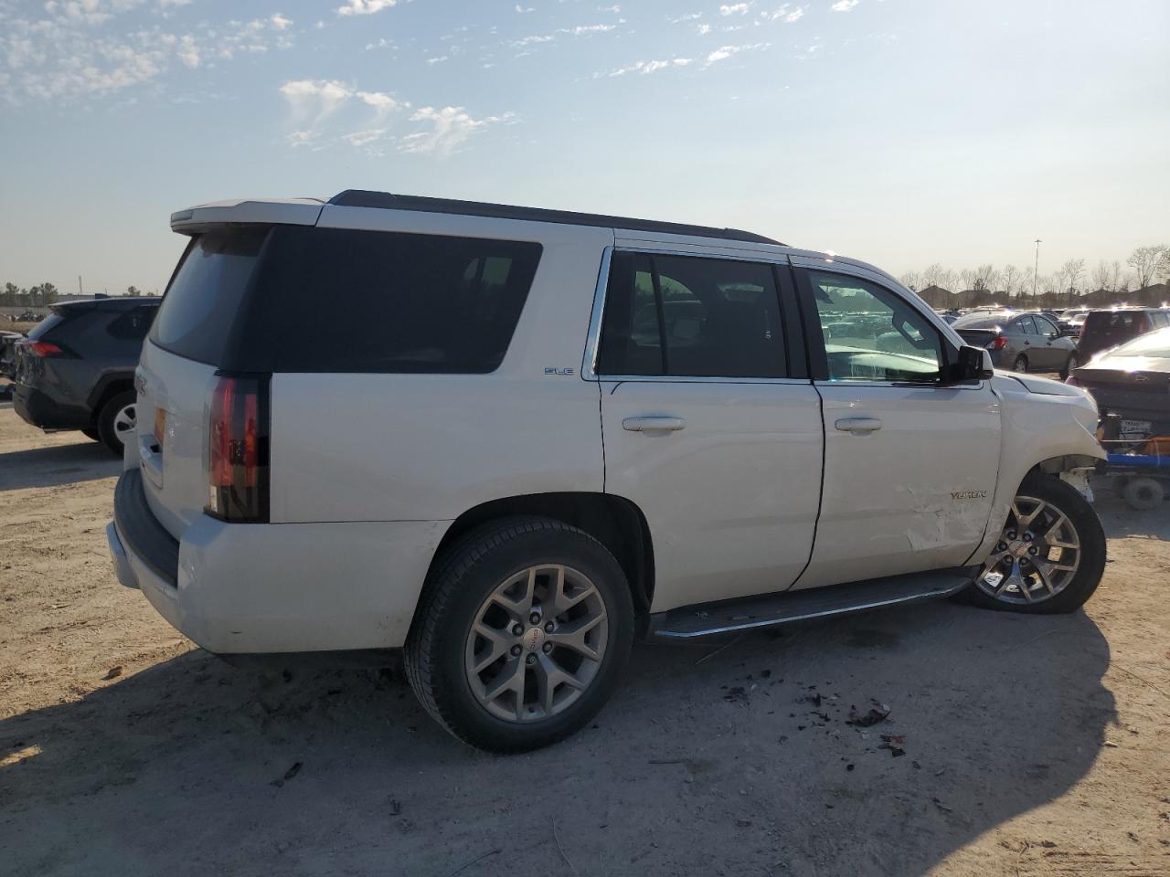 2015 GMC Yukon - Image 3