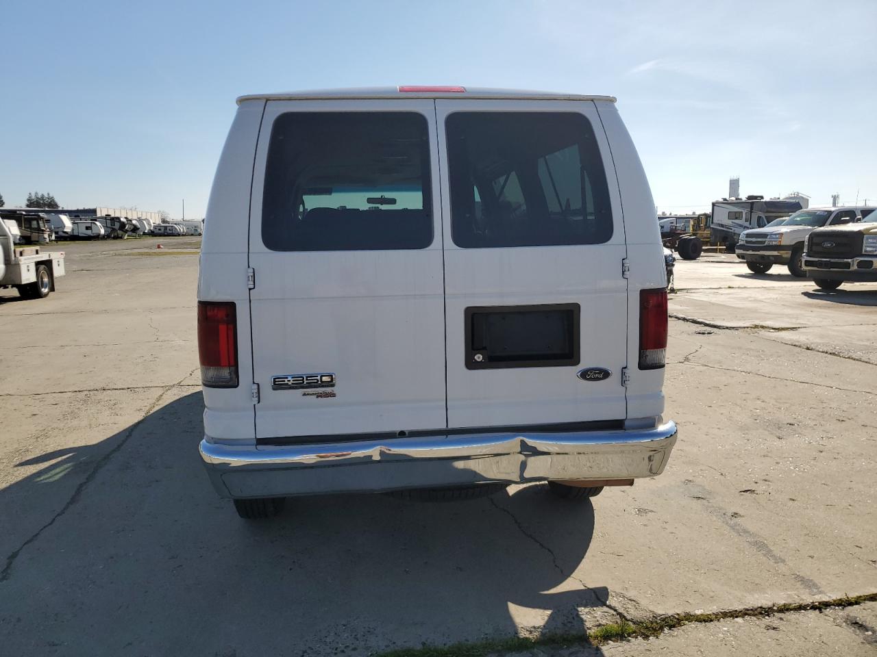 2008 Ford Econoline E350 Super Duty Wagon VIN: 1FBNE31L58DA52184 Lot: 46048505