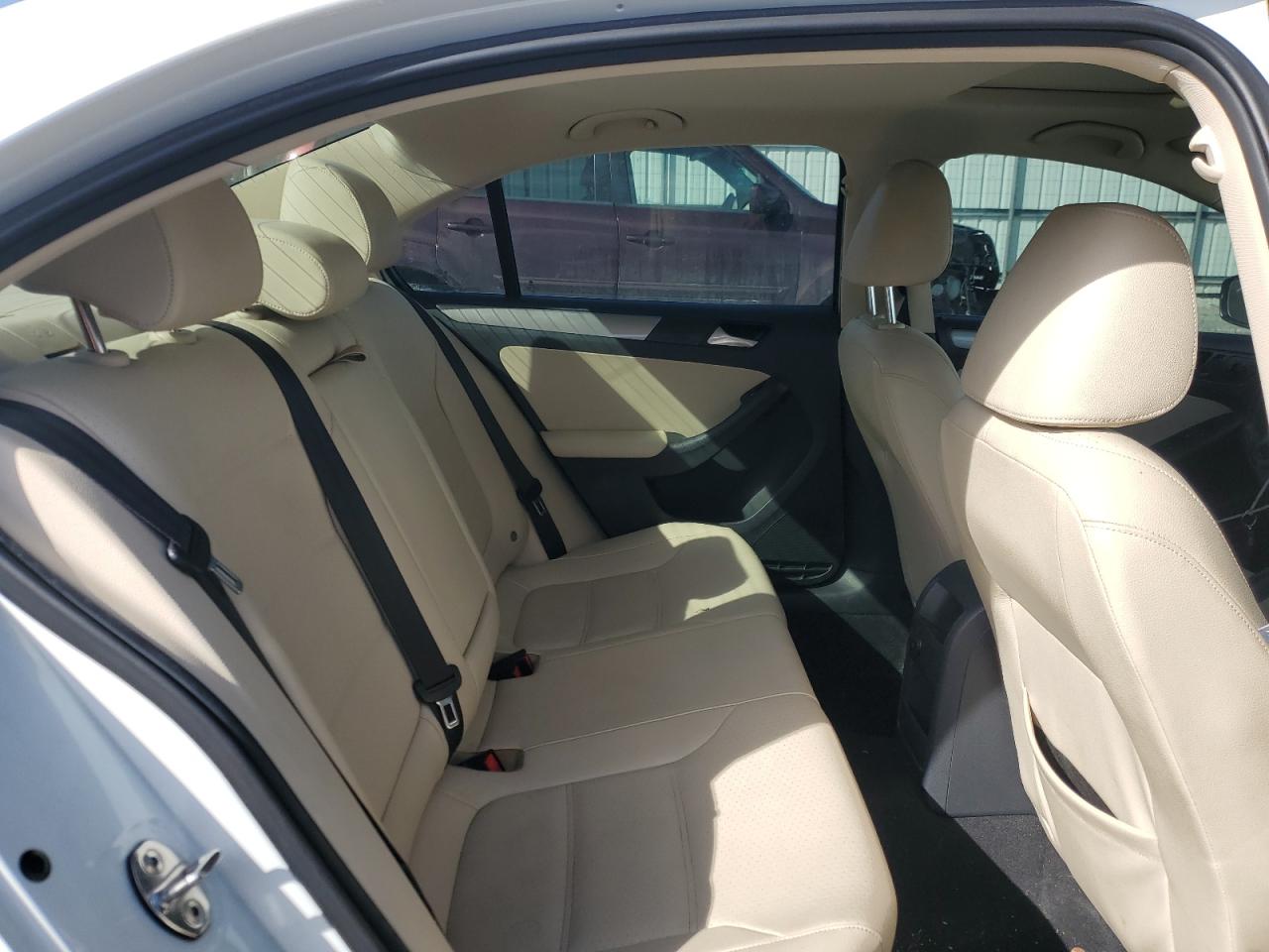 2017 Volkswagen Jetta - Image 10