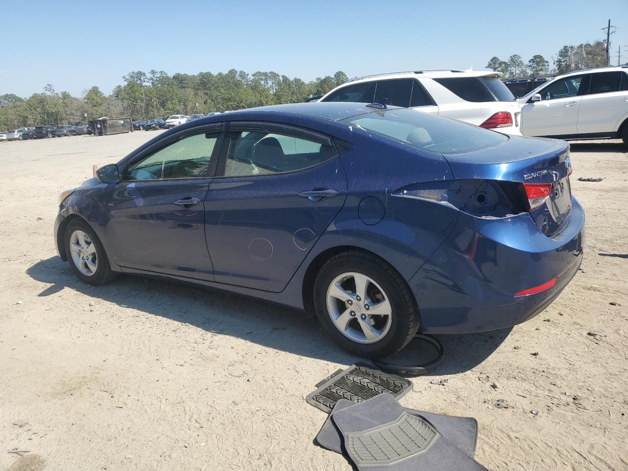 2015 Hyundai Elantra - Image 2
