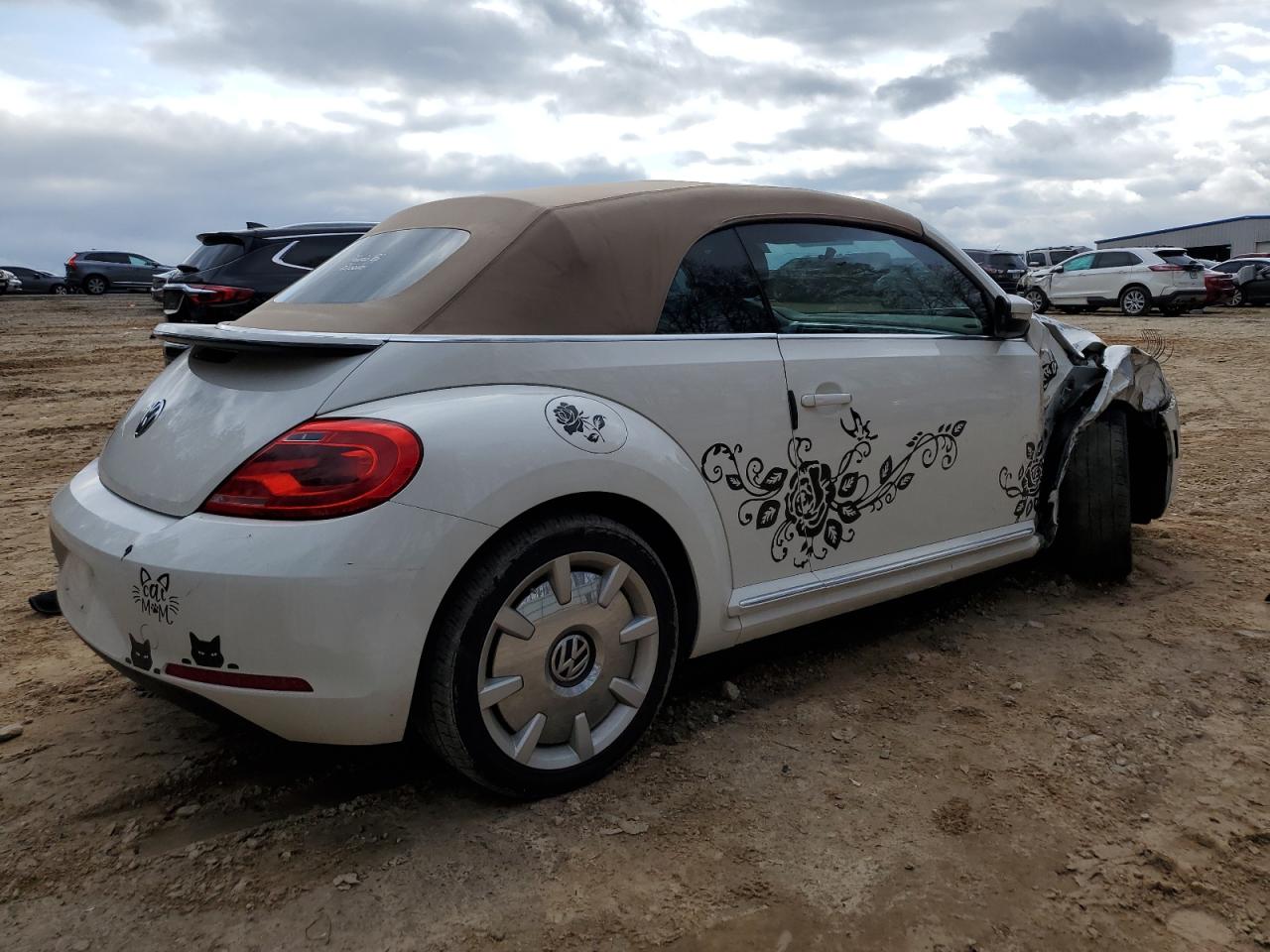 2014 Volkswagen Beetle - Image 3