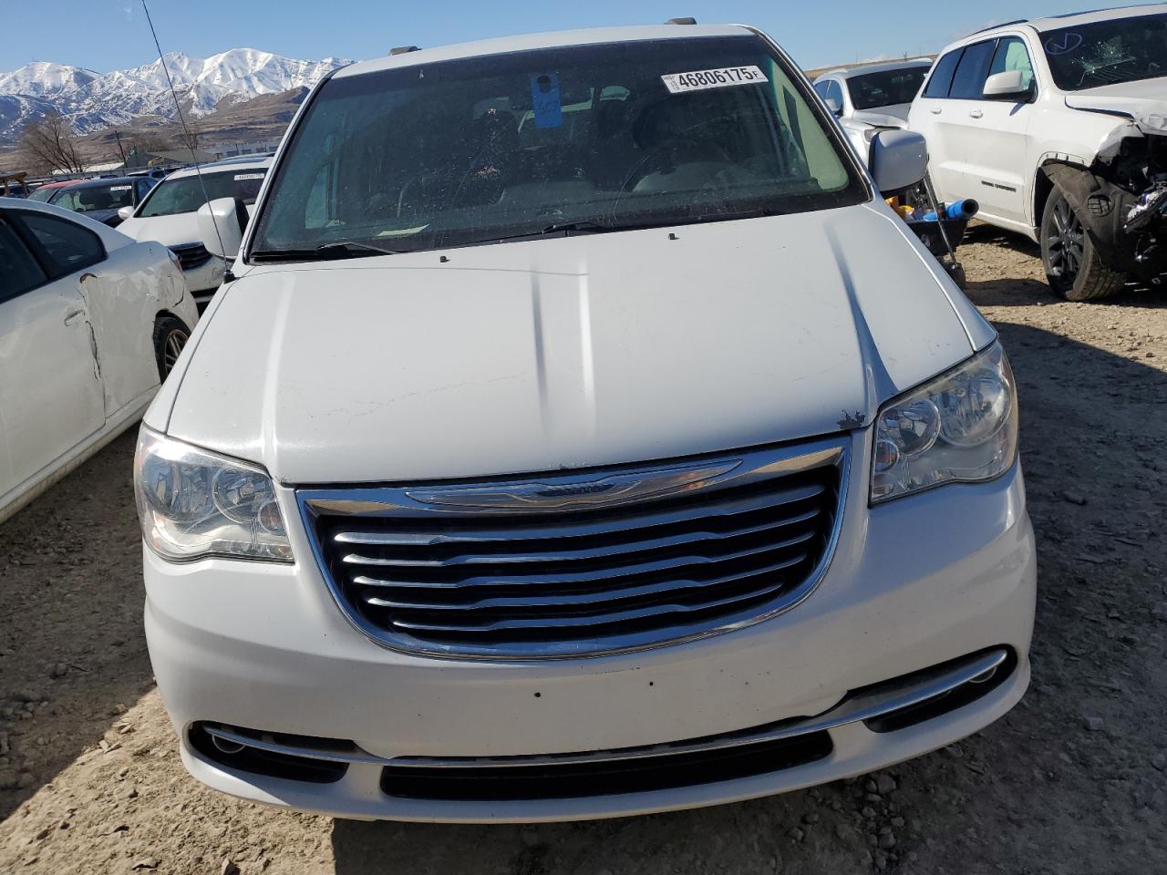 2016 Chrysler Town & Country - Image 5