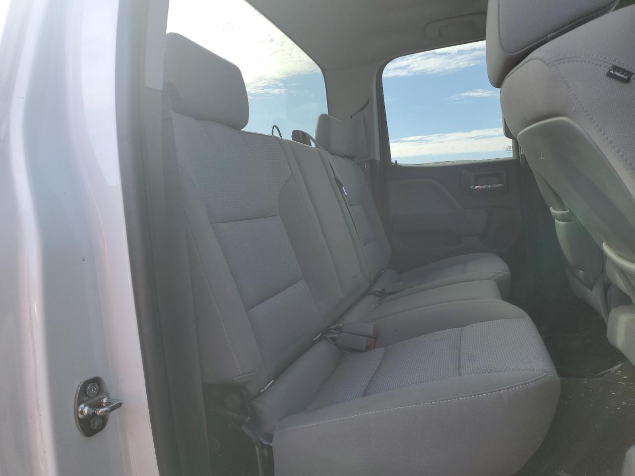 2015 Chevrolet Silverado - Image 10