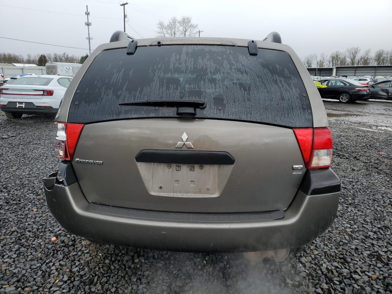 2004 Mitsubishi Endeavor - Image 6