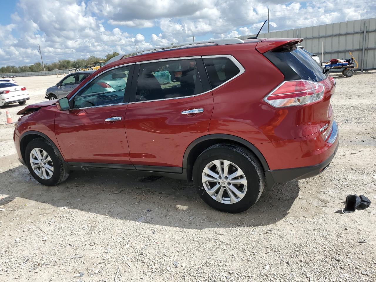 2015 Nissan Rogue - Image 2