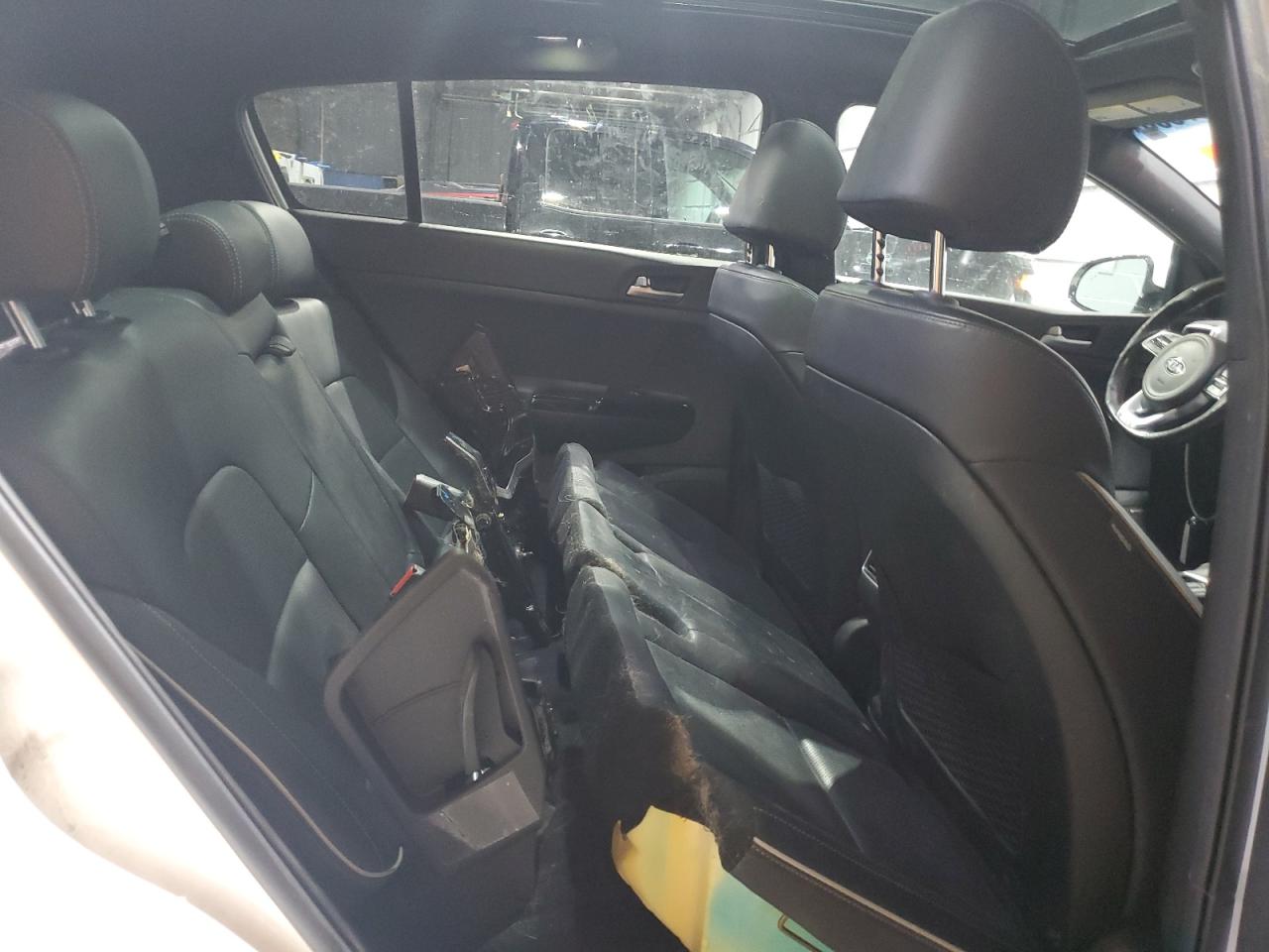 2021 Kia Sportage - Image 11