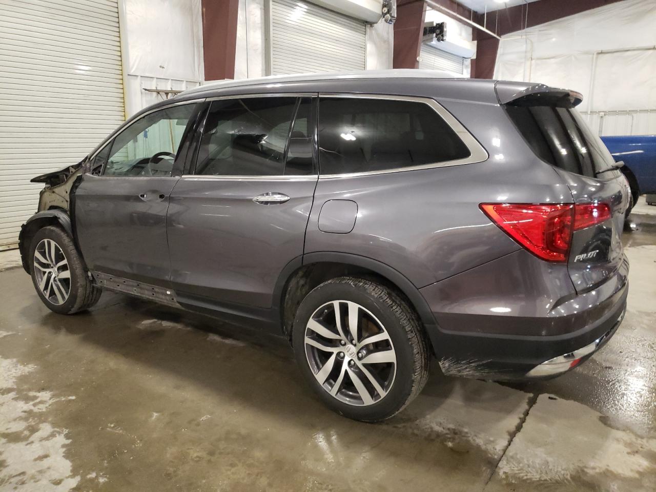2017 Honda Pilot - Image 2