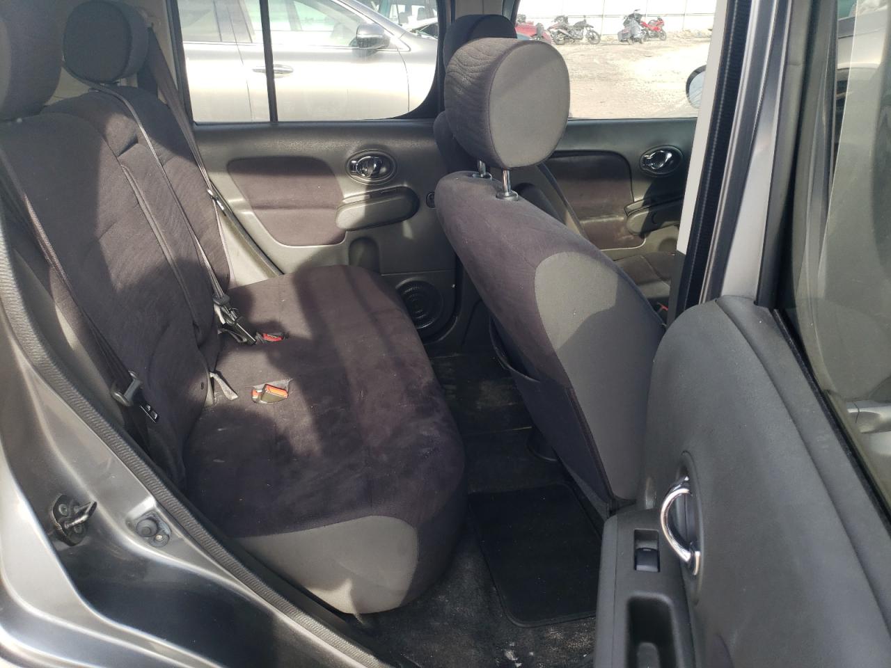 2013 Nissan Cube - Image 11