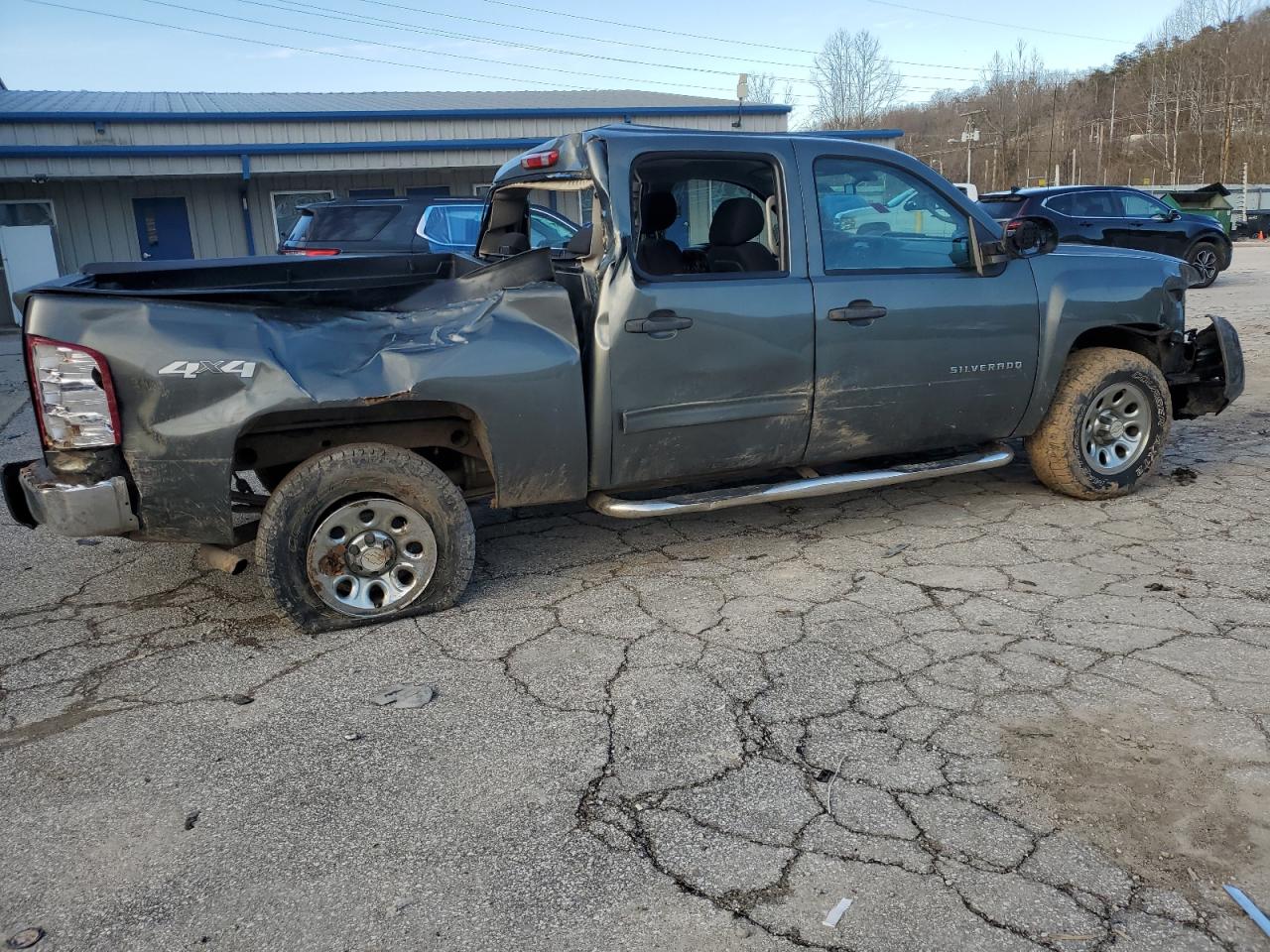 2011 Chevrolet Silverado - Image 3