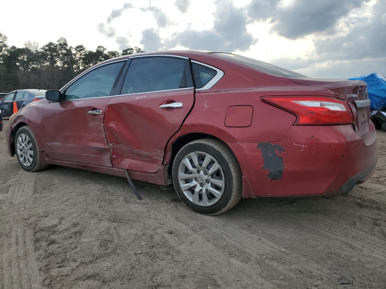 2017 Nissan Altima - Image 2