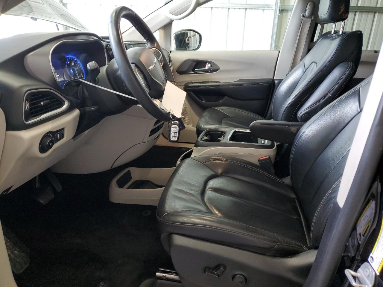 2022 Chrysler Pacifica - Image 7
