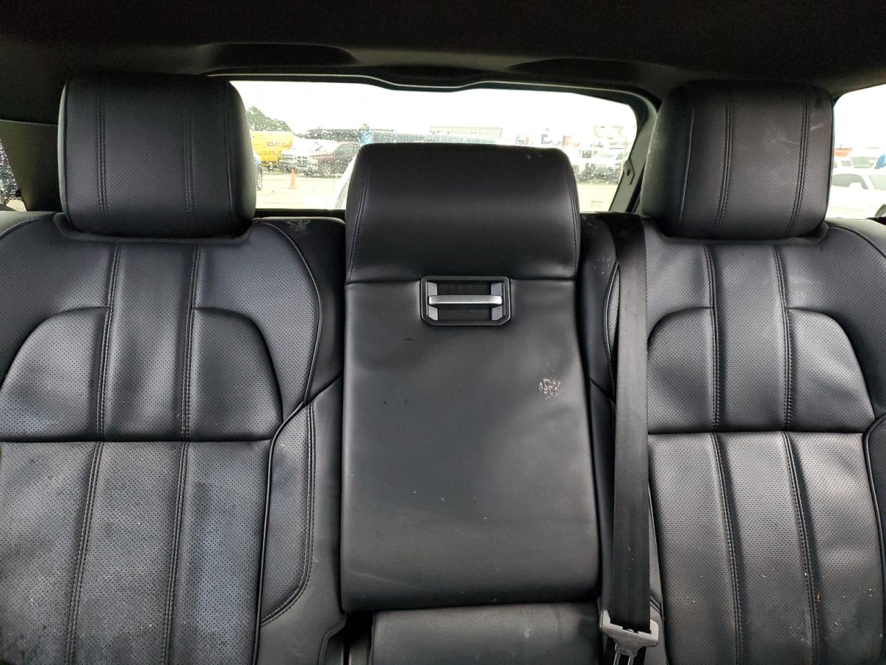 2015 Land Rover Range Rover - Image 10